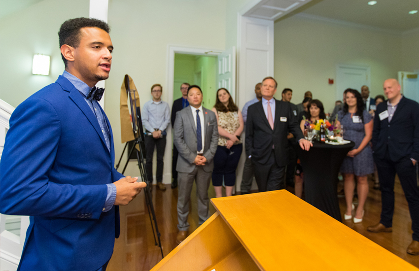 Raul giving a speech at VET reception.