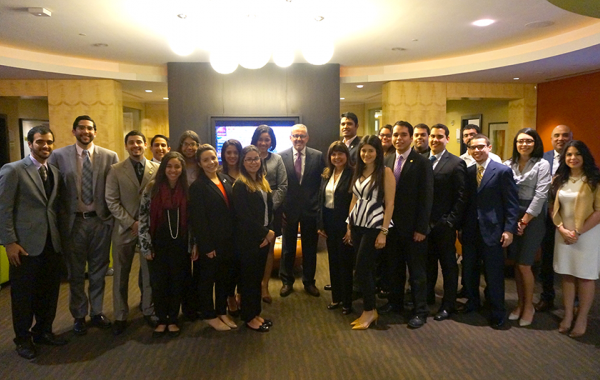 Bob Llamas from Univision meets with Puerto Rican students